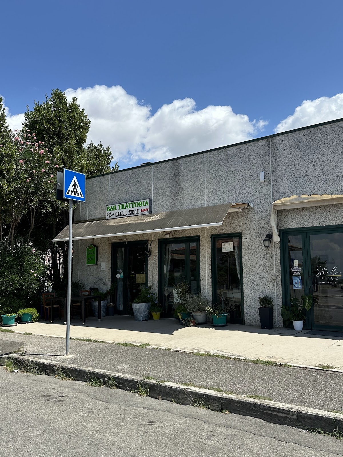 Foto 5 di DALLE ZIEE