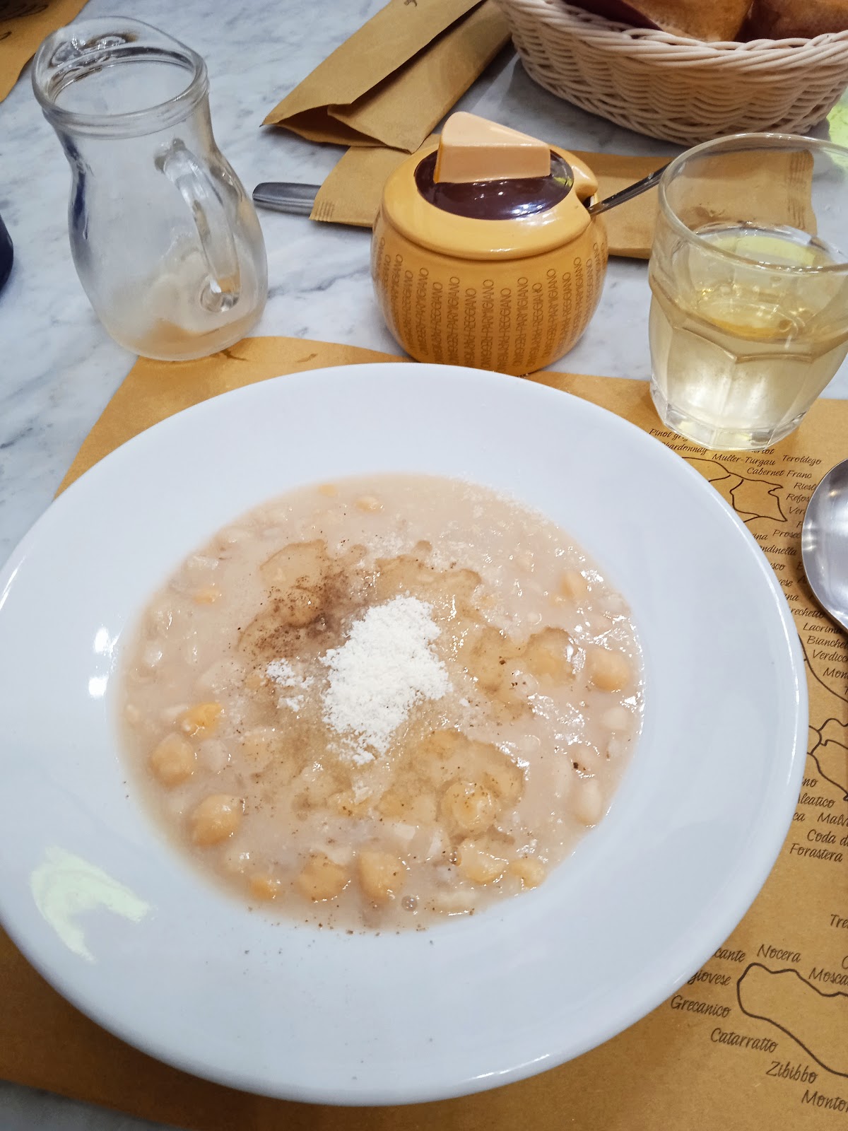 Piatto del menù Menu turistico di Terra