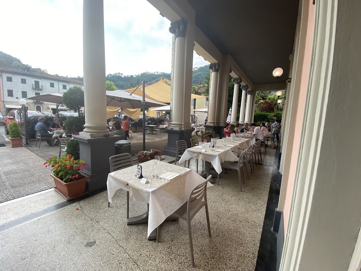 Foto 1 di Ristorante Circolo dei forestieri