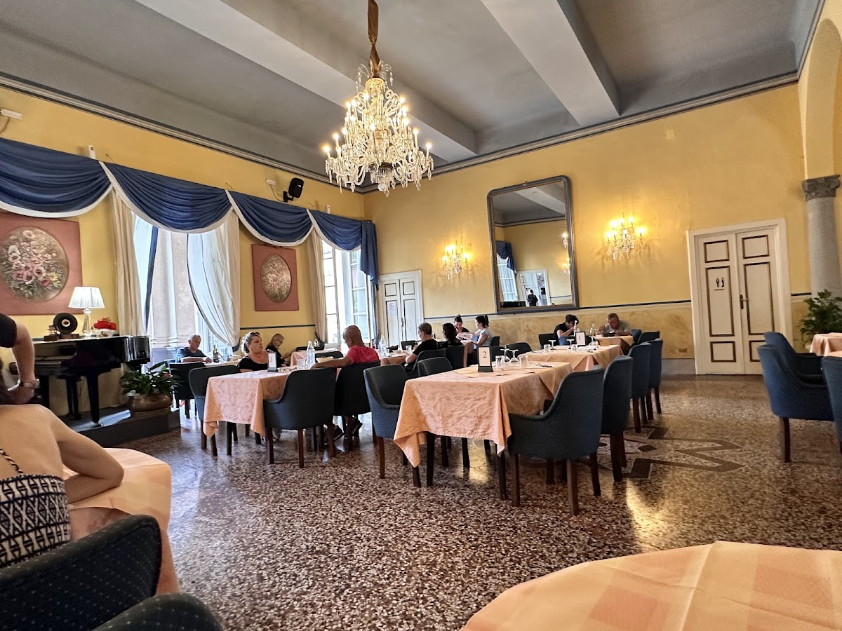 Foto 5 di Ristorante Circolo dei forestieri